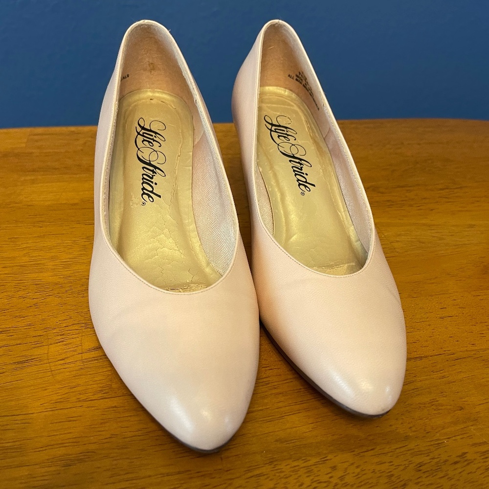 Life Stride Pink Dress Heels Size 7
